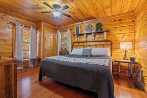 2 bedrooms, WiFi, bed sheets, wheelchair access - 10 Min from Dollywood! 2 Fireplaces •Private Hot tub• Amazing Mtn Views! (Sevierville)