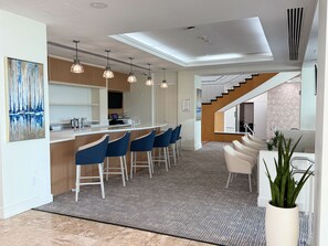 Dining - Luxury 1 Bedroom Suite (Fort Lauderdale)