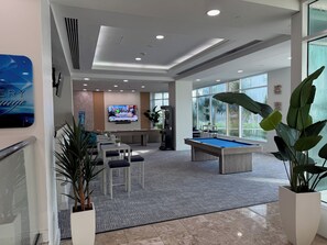 Games room - Luxury 1 Bedroom Suite (Fort Lauderdale)