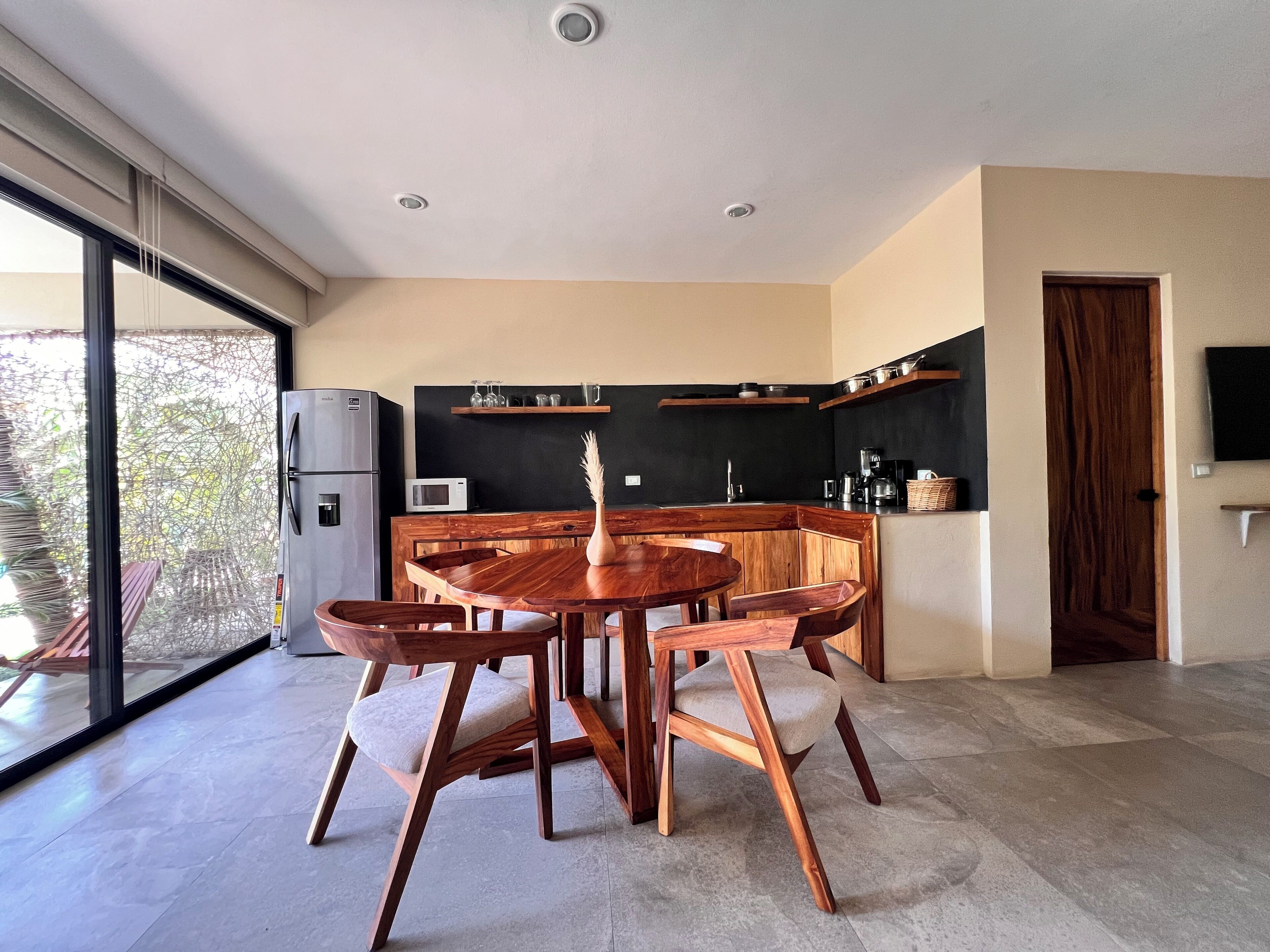 Microondas y lavavajillas 