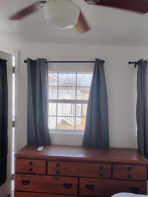 Unclassified image, 4 of 6, button