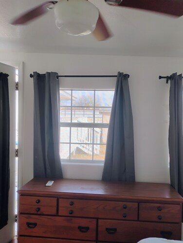 Lovely 1-bedroom farmhouse with AC in charming Buda. Near everything in Buda.