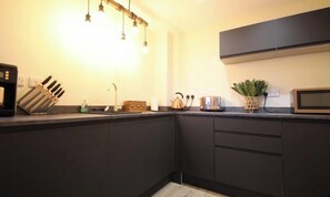 Unclassified image, 5 of 16, button - Stylish 2 Bed Duplex with Balcony & Parking Merchant City (Glasgow)