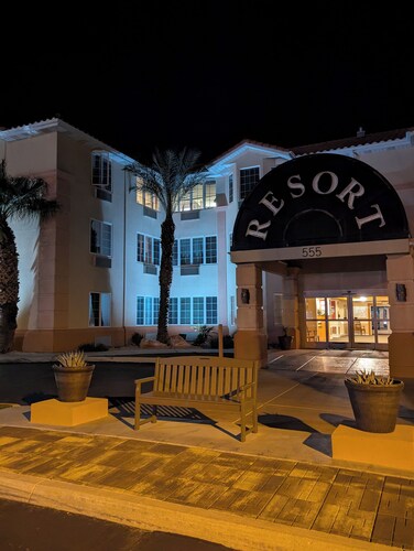 Awesome Resort Condo/Golf & Casino Close with 2 Pools!