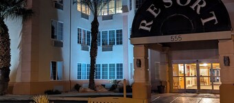 Awesome Resort Condo/Golf & Casino Close with 2 Pools!