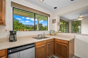Private kitchen - Hideaways Retreat Villa- North shore princeville (Princeville)