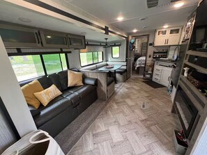 Imagen sin descripción, 4 de 9, botón