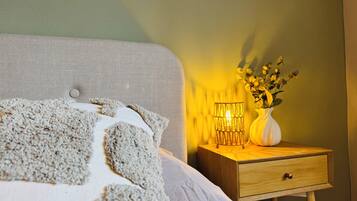 5 chambres, lit parapluie, Wi-Fi, draps fournis