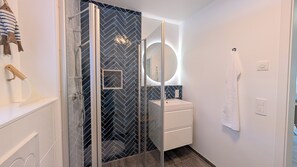 Shower, hair dryer, towels, soap - New opening - 5 minutes to the beach - berth 2 (Timmendorfer Strand)