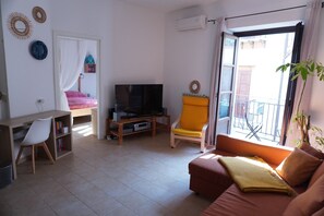 Living area - Cozy apartment with private terrace in Kalsa, in the heart of Palermo (Palermo)