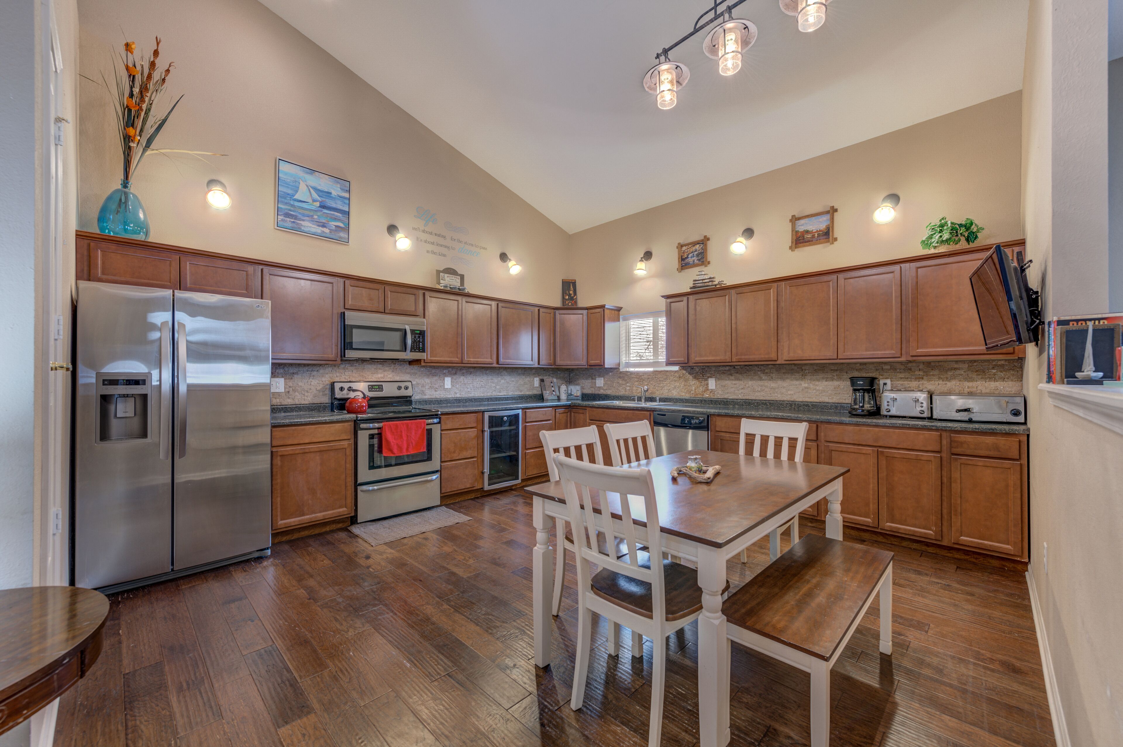 Leilighet – deluxe | Eget kjøkken | Kjøleskap, mikrobølgeovn, ovn og kokeplater