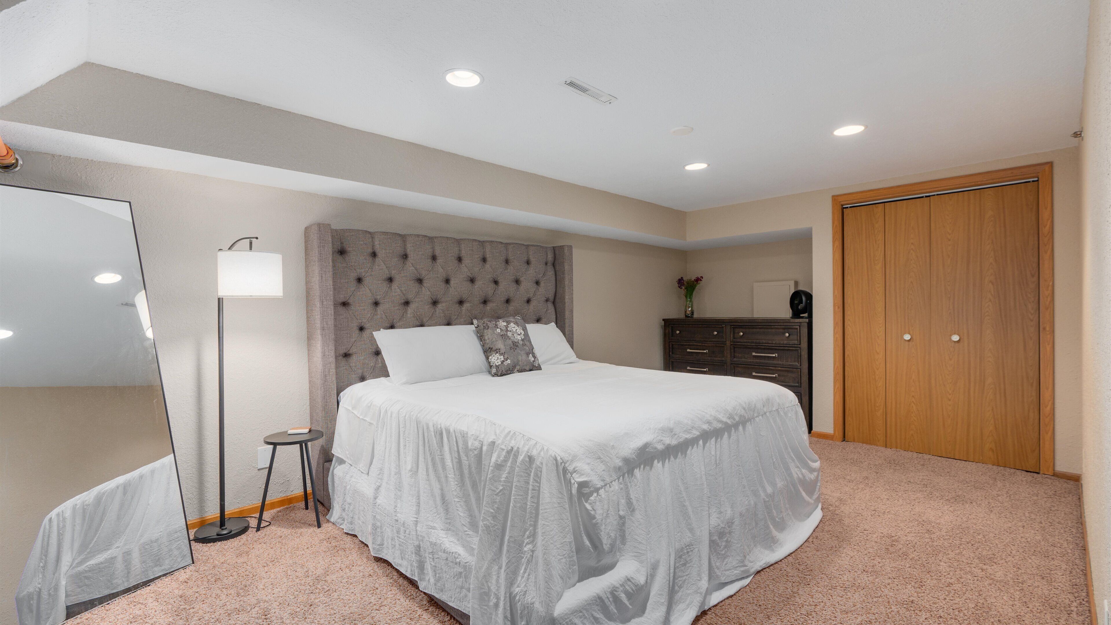 Leilighet – deluxe | Individuelt dekorert, individuelt innredet og blendingsgardiner