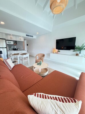 Smart TV, ping pong - New Apartament on the beach, @Xanadu, Playa Dorada (PUERTO PLATA.)