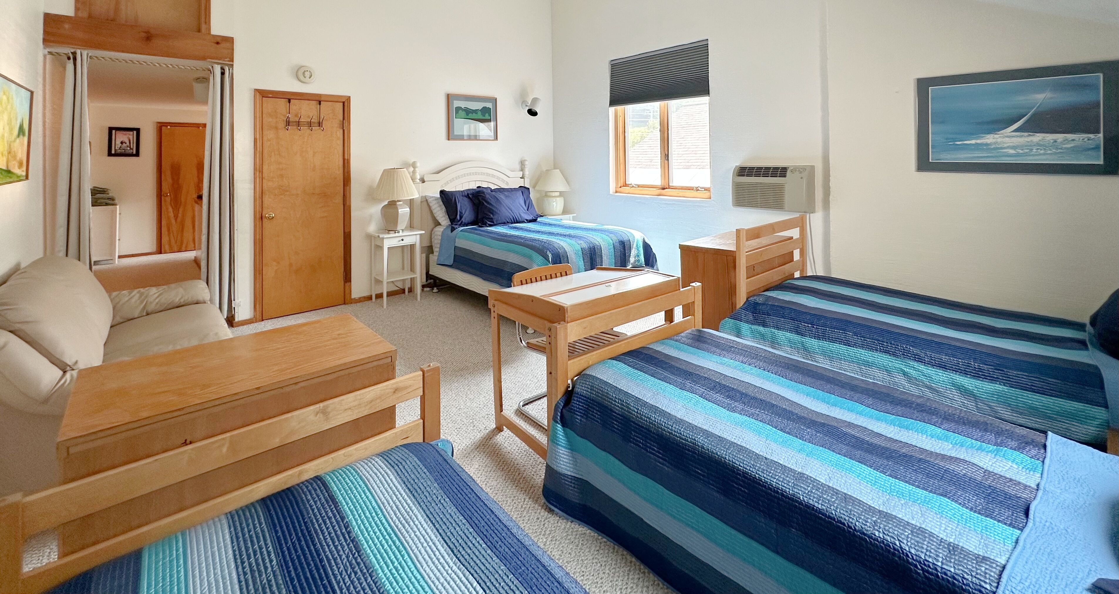 2 habitaciones, tabla de planchar con plancha, wifi y ropa de cama 