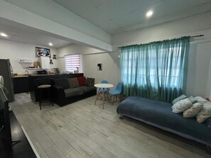 컴포트 아파트 | 거실 공간