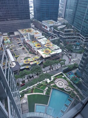 Pool -  MySuites2Go Lovely 1-bedroom condo in UPTOWN Parksuites TowerTaguig, (Taguig)