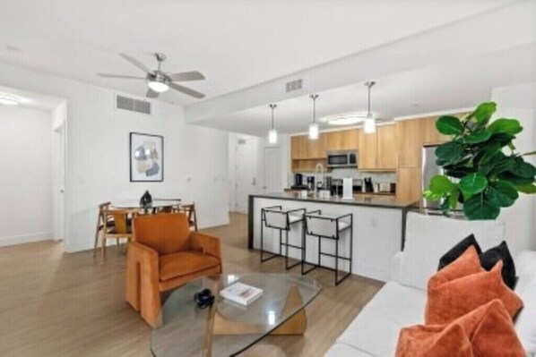 Unclassified image, 1 of 39, button - Emerald Garden Upscale & Serene Pool Gym Jacuzzi (Santa Monica)