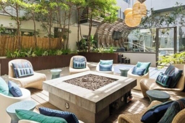 Luokittelematon kuva, 1 kautta 39, painike