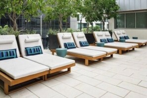 Unclassified image, 3 of 39, button