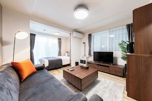 1 habitación, escritorio, tabla de planchar con plancha y wifi gratis