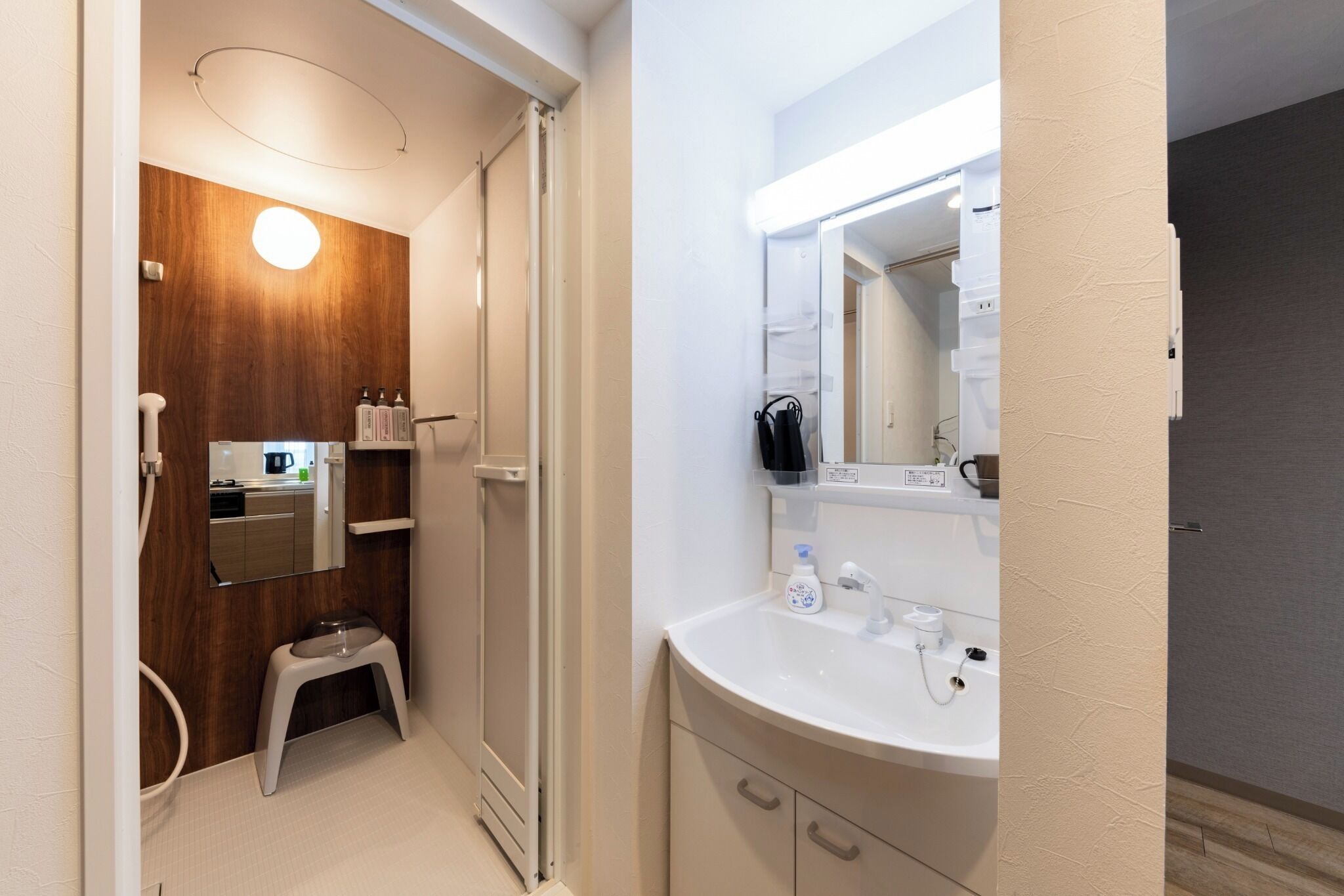 Hair dryer, towels