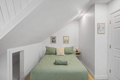 4BR Family | Private Garden | 15 mins to Downtown