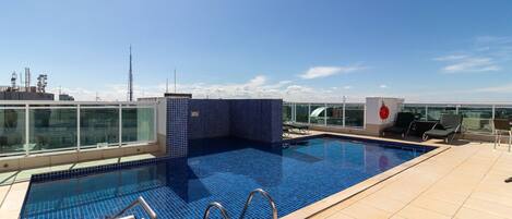 基本公寓 | 泳池