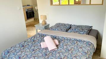1 bedroom, internet, bed sheets
