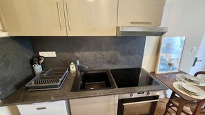 Nicht klassifiziertes Bild, 2 von 11, Schaltfläche