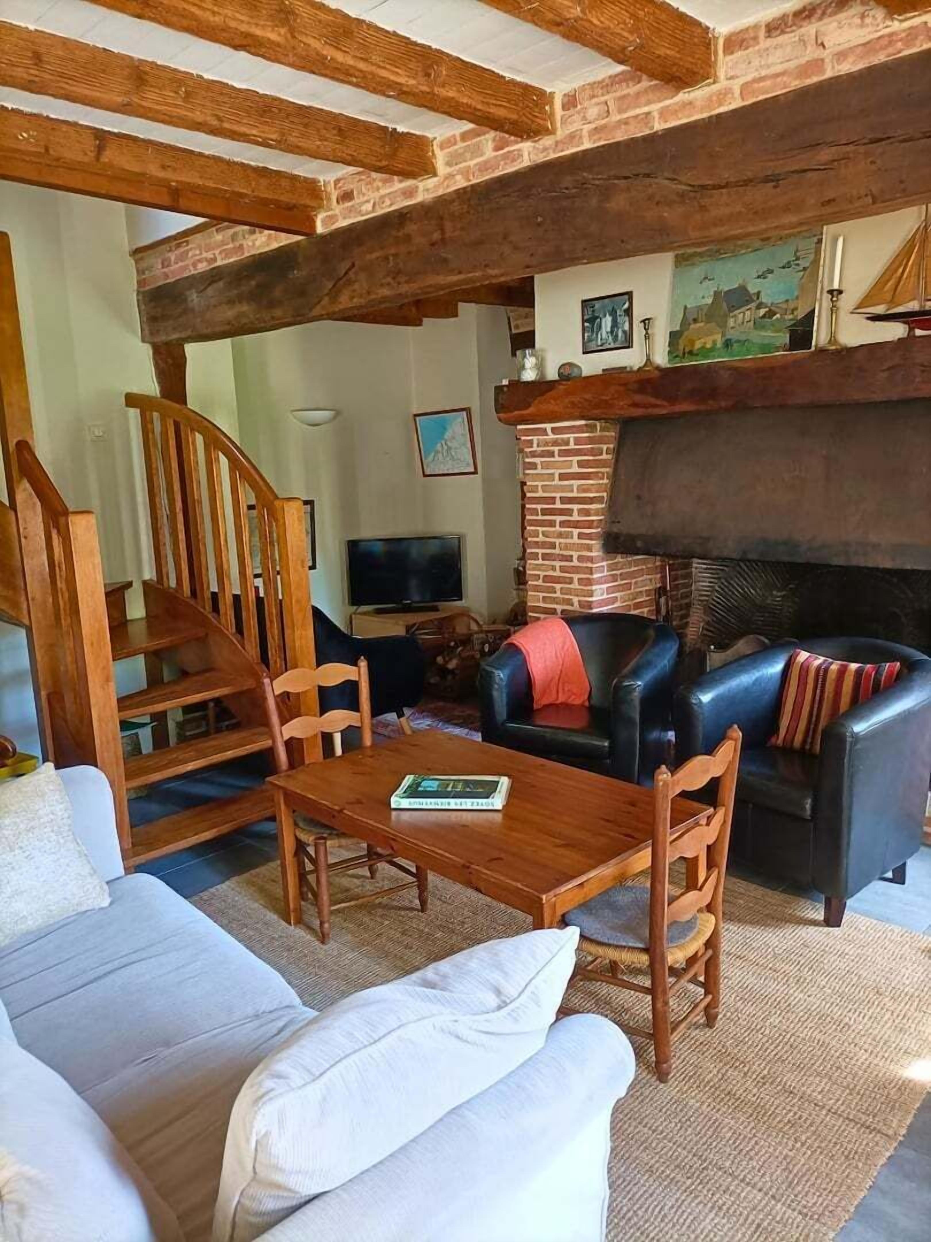 Televisión, chimenea y tenis de mesa 