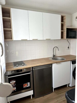 Fridge, microwave, oven, dishwasher - Escapade fécampoise - On the heights of Fécamp (Fécamp)