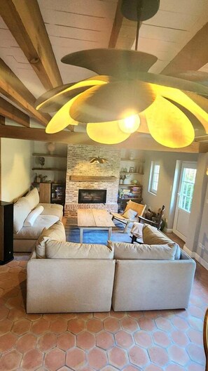 Nicht klassifiziertes Bild, 2 von 22, Schaltfläche