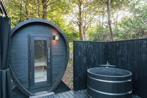 Outdoor spa tub - Limited to one group per day | Sauna BBQ and bon / Ashigarashimo District Kanagawa (Ashigarashimo District)