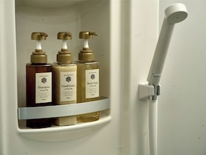 Équipements de salle de bain