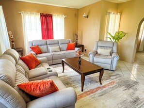 Unclassified image, 5 of 15, button - Perfect 1-bedroom bed & breakfast with AC in Saint John's (Saint John's)