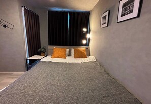 1 chambre, bureau, fer et planche à repasser, Wi-Fi gratuit