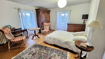 5 Schlafzimmer, Internetzugang, Bettwäsche