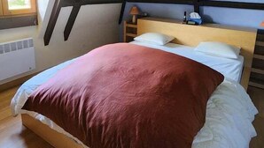 2 室のベッドルーム、インターネット、ベッドシーツ