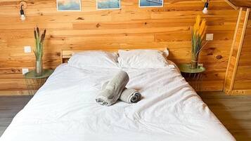 Internet, bed sheets