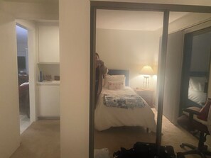 1 bedroom, WiFi, bed sheets