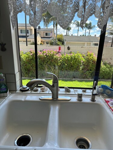 Wonderful bedroom in a 3 bedroom house in Ventura perfect for a relaxing getaway