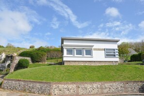 Exterior - La Bohème - Sea View Cottage in Saint-Valéry-en-Ca (Saint-Valery-en-Caux)