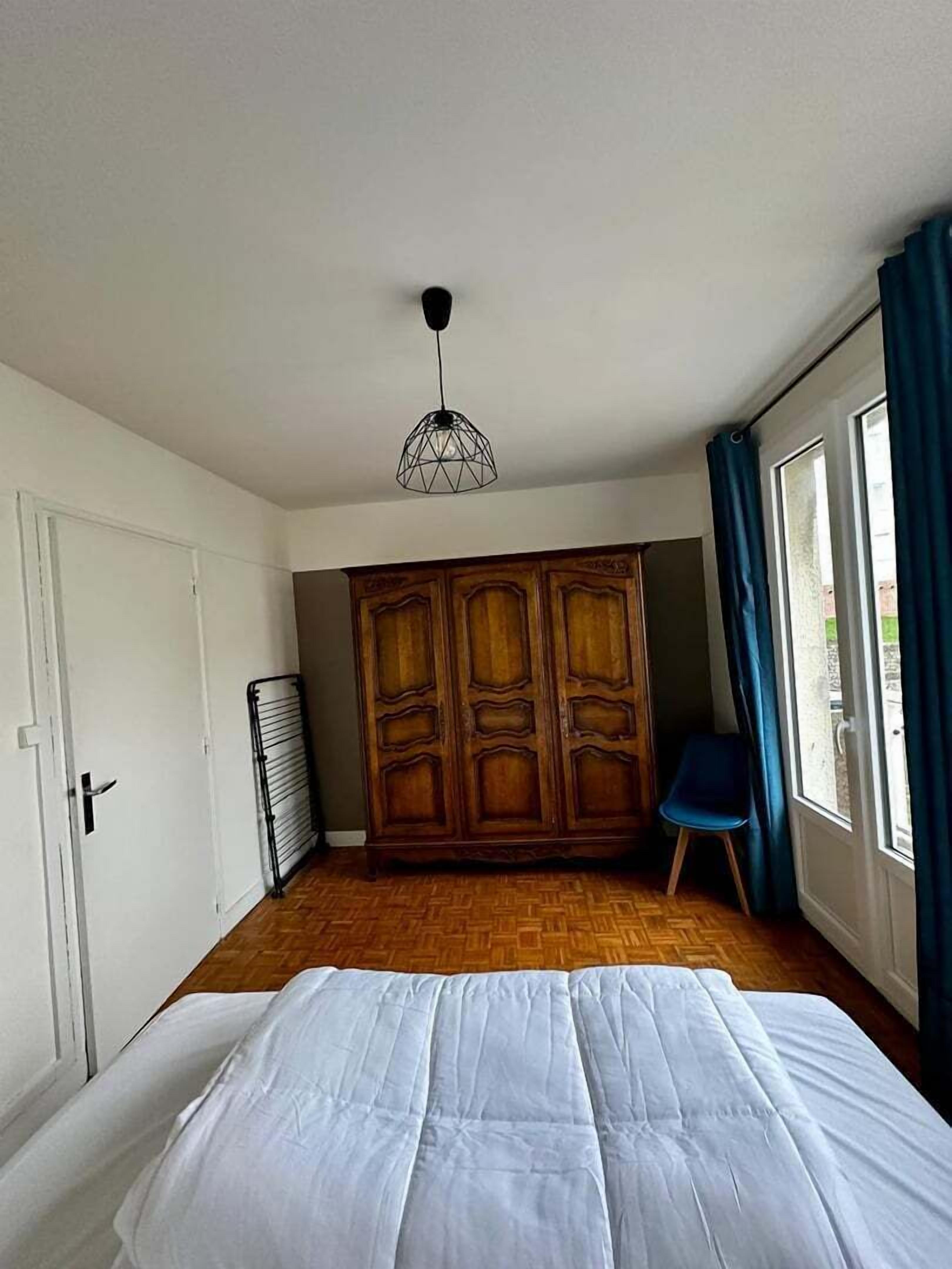 2 habitaciones, acceso a internet y ropa de cama 