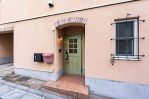 Exterior detail - Private house in Shinjuku Ward 73m 13 minutes b / Shinjuku Ward Tokyo (Shinjuku Ward)