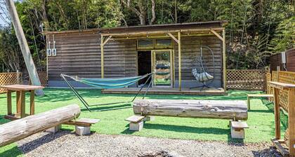 Nonsmoking A lakeside hideaway where you can st / Gobo City Wakayama