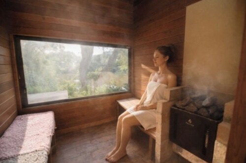 Nonsmoking A lakeside hideaway where you can st / Gobo City Wakayama