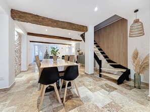 Unclassified image, 3 of 16, button