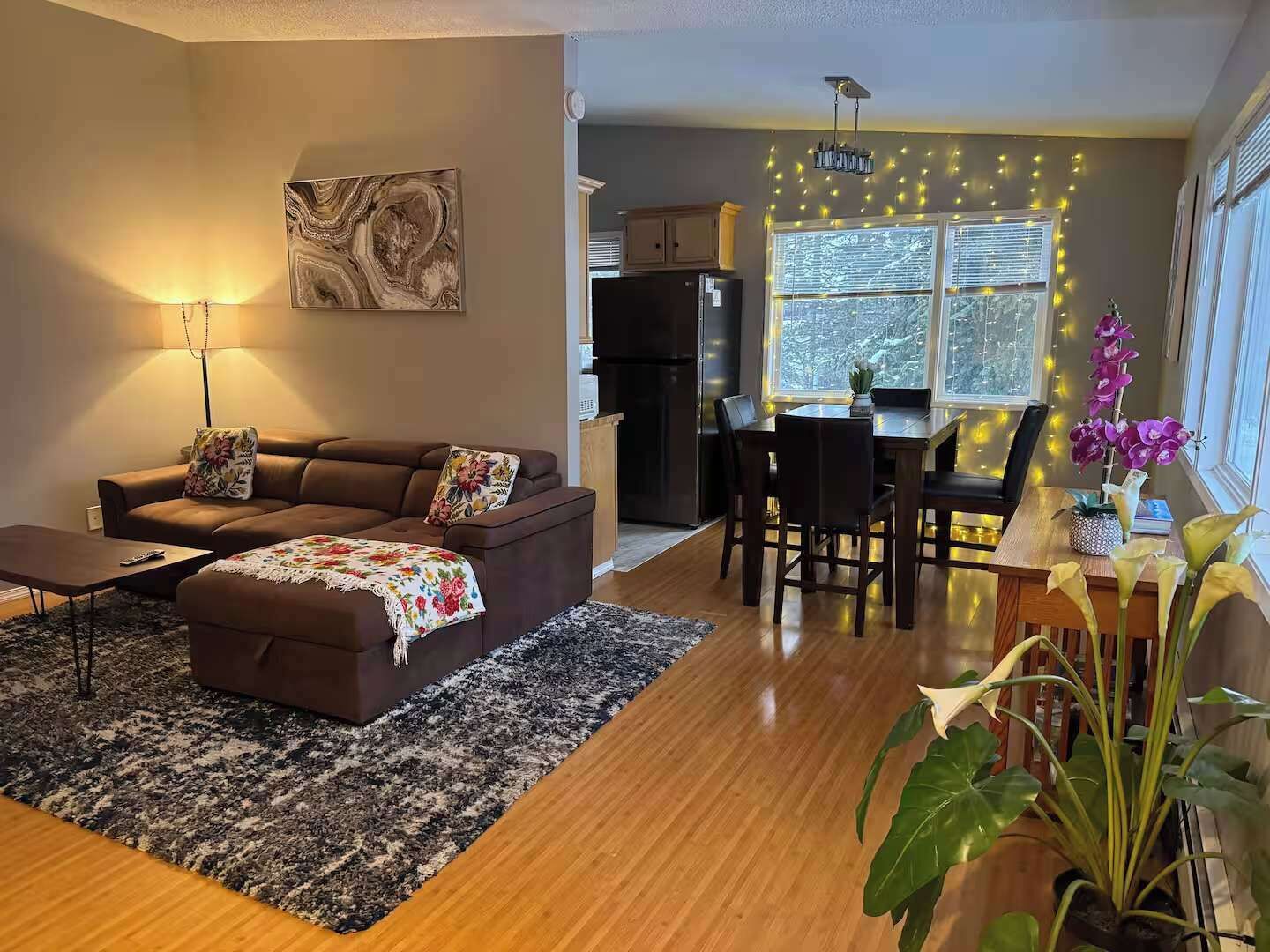 TV, fireplace, offices