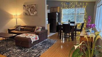 TV, fireplace, offices