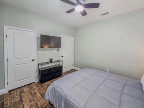 Unclassified image, 2 of 11, button - Enjoyable 2-bedroom house with AC  1min from Kickapoo Lucky Eagle Casino. (Eagle Pass)